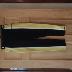 Multi-color leggings with side pockets (never worn)